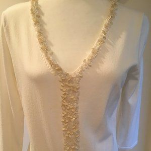 BOB MACKIE  WHITE V NECK SWEATER SIZ  SMALL/PETITENEW NEVER WORN W/O TAGS